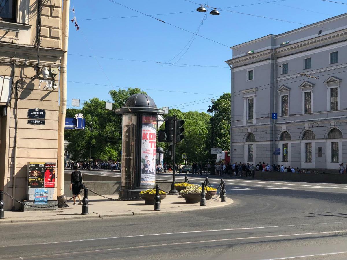 Apartment On The Nevsky Sankt Petersburg Exteriör bild